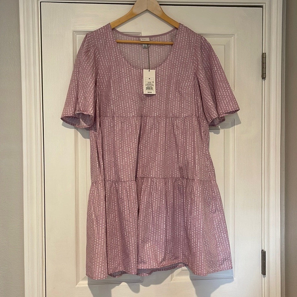 Pinky/purple patterned dress with pockets! Size M. NWT.